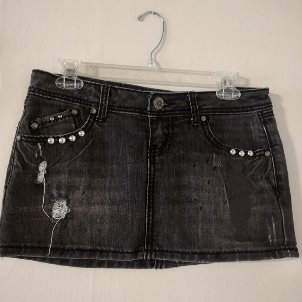 Y2K Almost Famous HOT TOPIC Punk Distressed Studded Dark Denim Mini Skirt Size 3